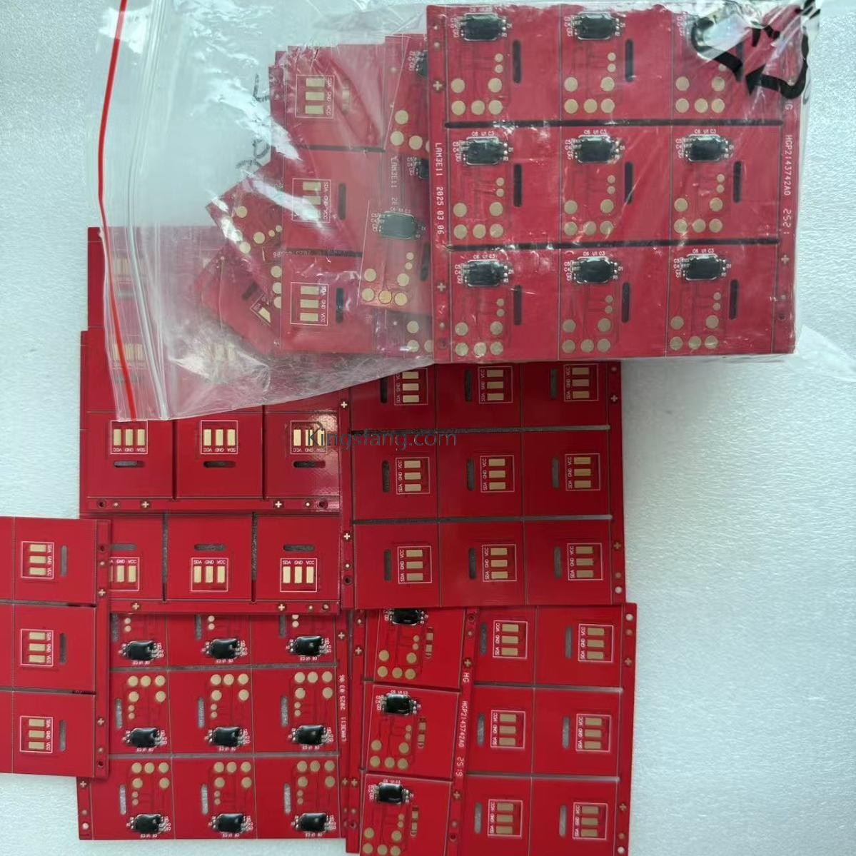 ¿Cómo ayudan los chips RFID de las impresoras CIJ a reducir el tiempo de inactividad y los errores de impresión?
